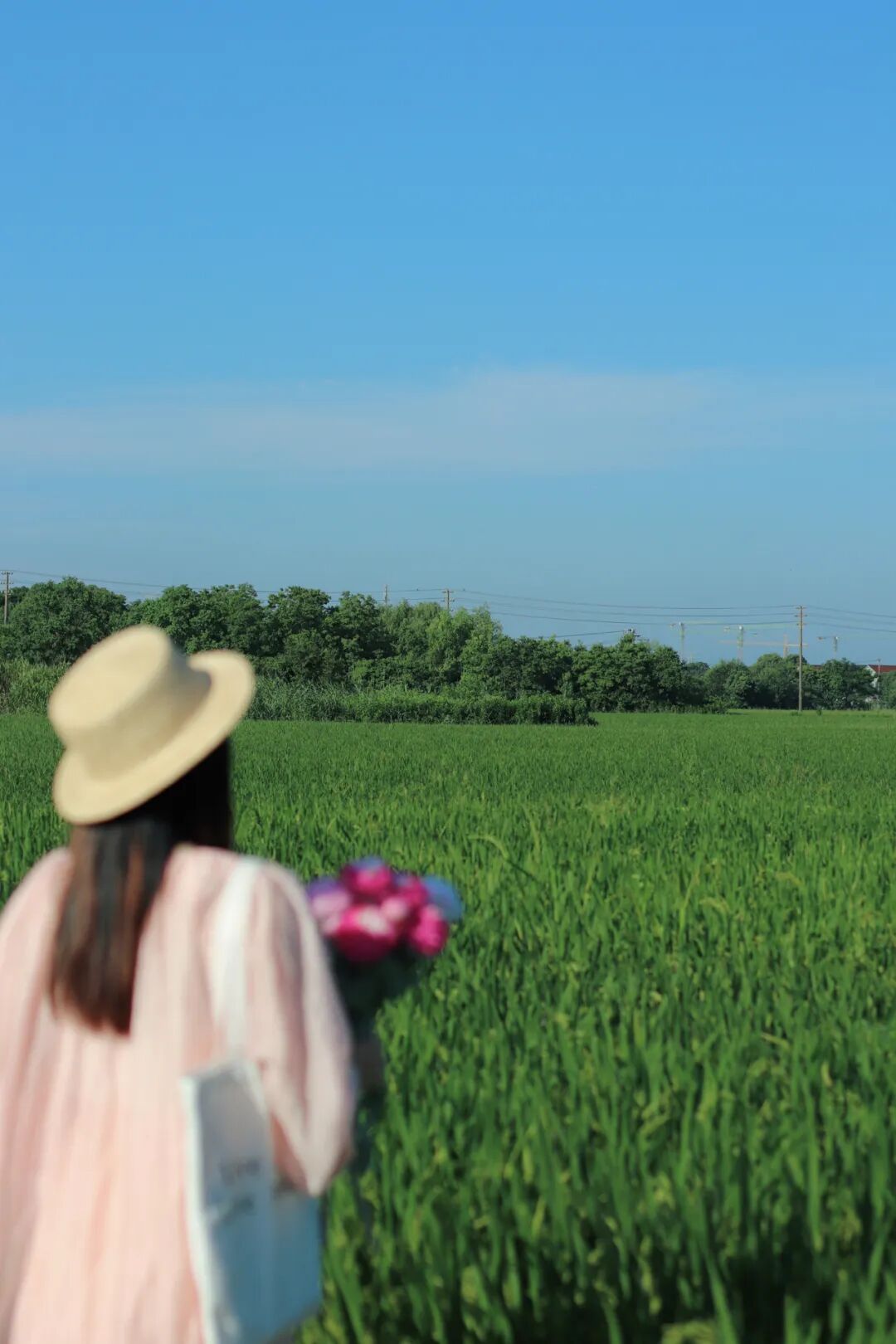 拍照不露脸，5个技巧有氛围感的把自己拍进风景里