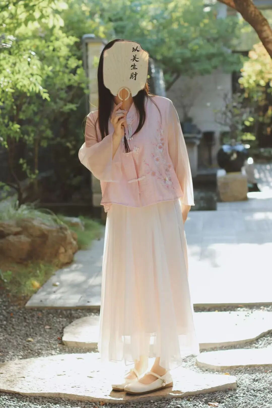 拍照不露脸，5个技巧有氛围感的把自己拍进风景里